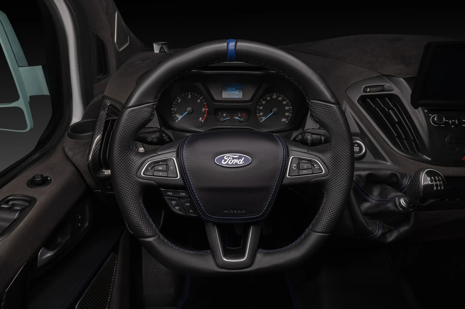 Ford Transit Custom 1of1 tailor made, снимка 17 - Бусове и автобуси - 56341658