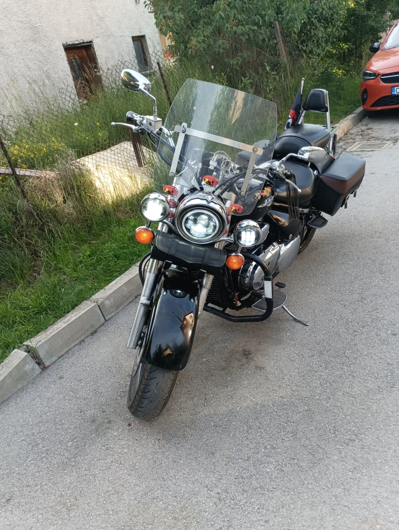 Suzuki Intruder