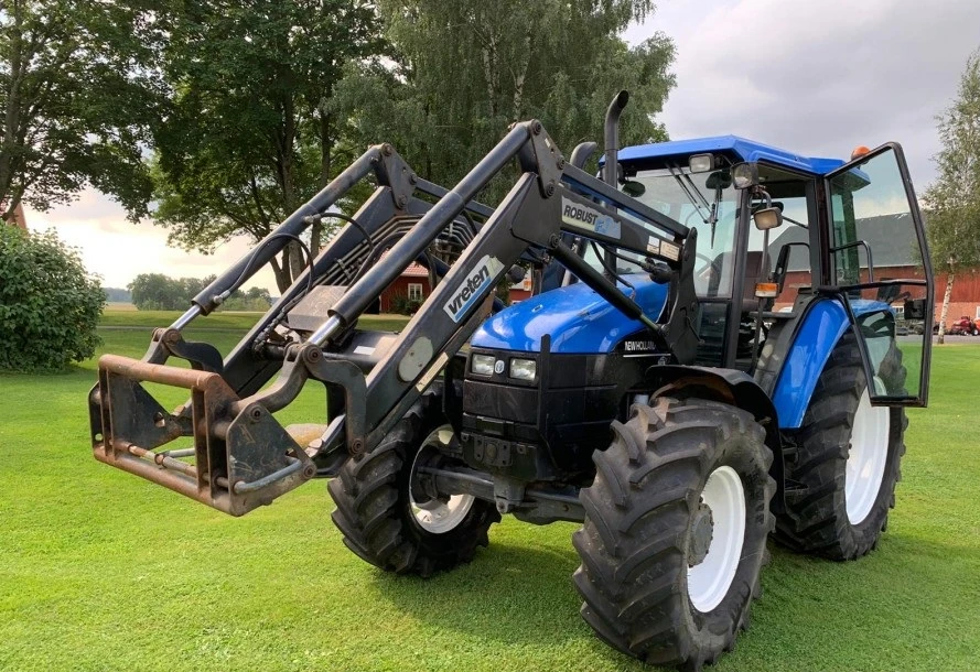 Трактор New Holland TS 100, снимка 2 - Селскостопанска техника - 55932365
