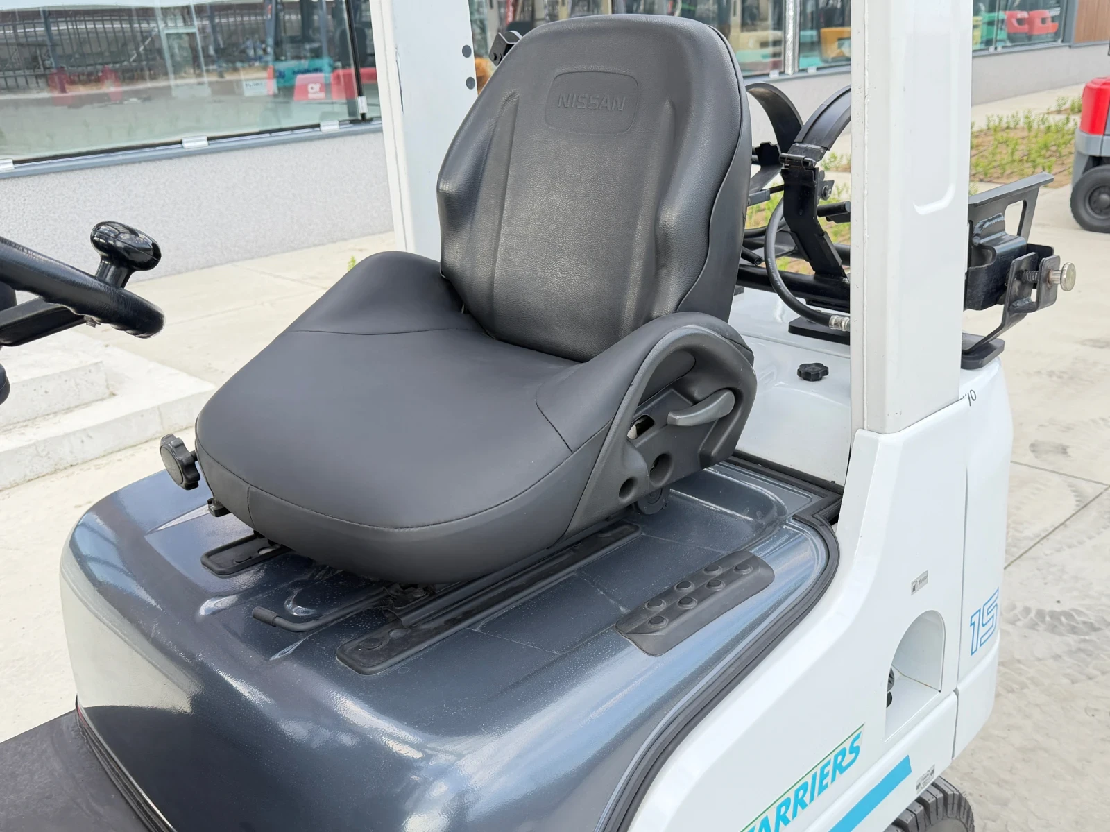 Мотокар UniCarriers Газ - Бензин / Автоматик / Като Нов!!!, снимка 12 - Индустриална техника - 55089127