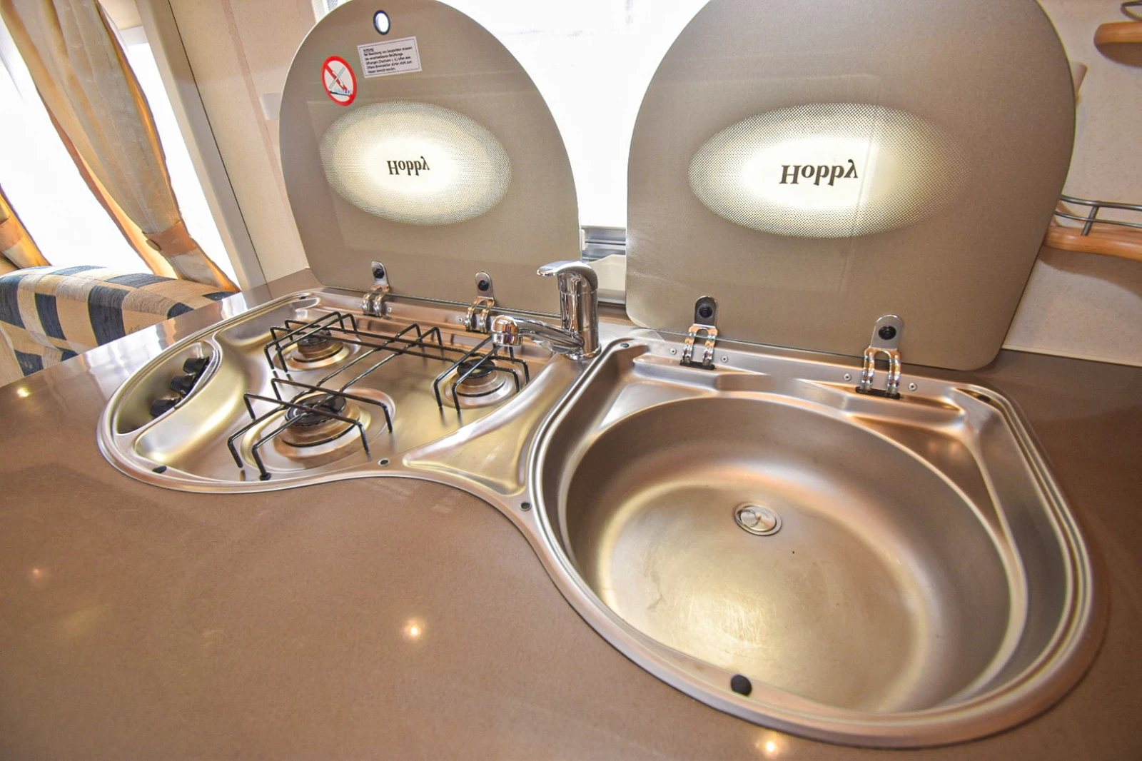 Каравана Hobby deluxe 495, снимка 12 - Каравани и кемпери - 53854805