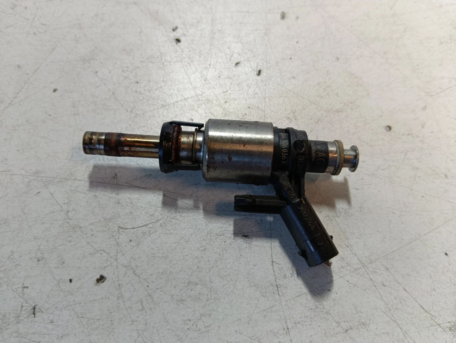 дюза 2.0 TFSI  06L906036K 0261500244 Audi A6