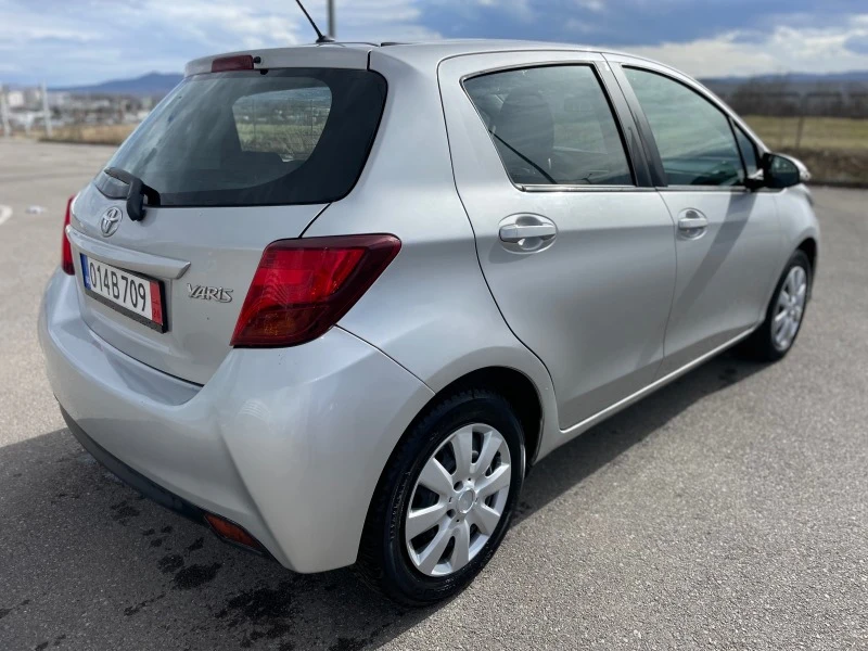 Toyota Yaris 1.33VVT-I-AUTOMATIK-NAVI-камера, снимка 13 - Автомобили и джипове - 44257994