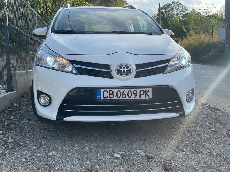 Toyota Verso 1.6 дизел!! , снимка 4 - Автомобили и джипове - 47057057