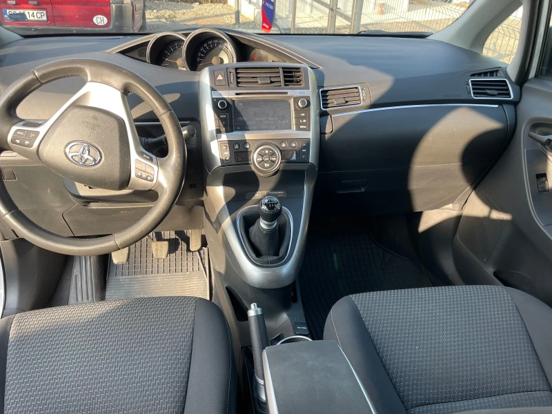 Toyota Verso 1.6 дизел!! , снимка 9 - Автомобили и джипове - 47057057