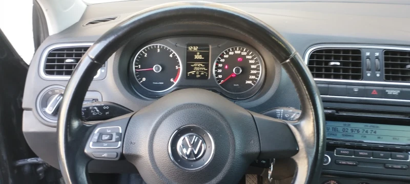 VW Polo 1.6tdi, снимка 9 - Автомобили и джипове - 47407041