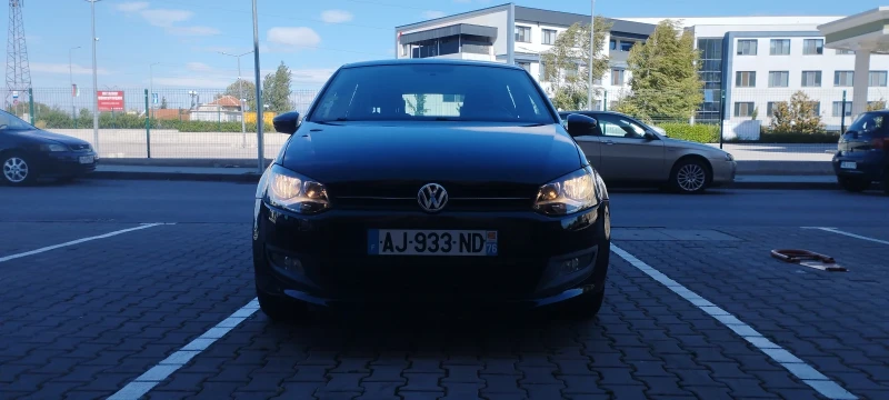 VW Polo 1.6tdi, снимка 8 - Автомобили и джипове - 47553378