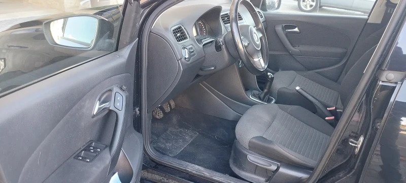 VW Polo 1.6tdi, снимка 11 - Автомобили и джипове - 47639636