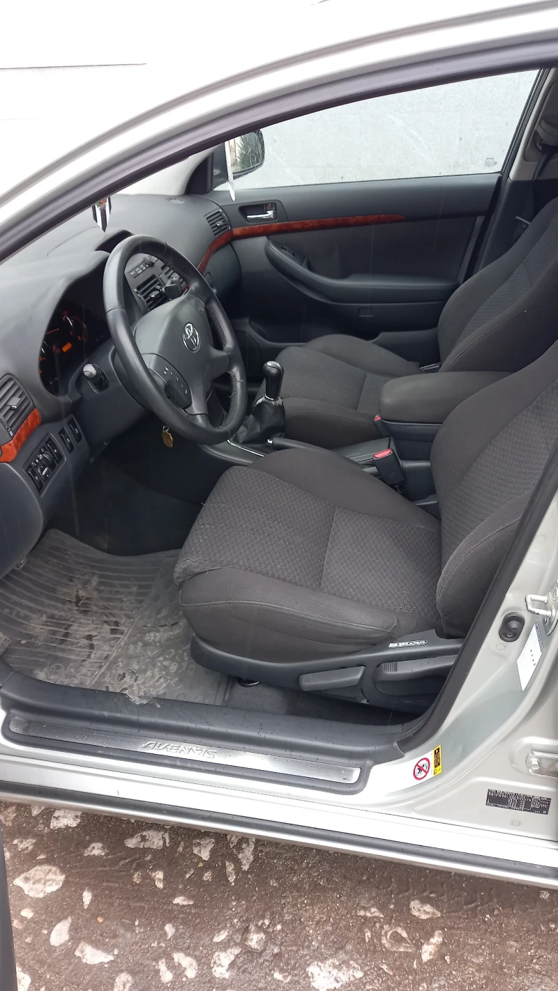 Toyota Avensis, снимка 12 - Автомобили и джипове - 49173985