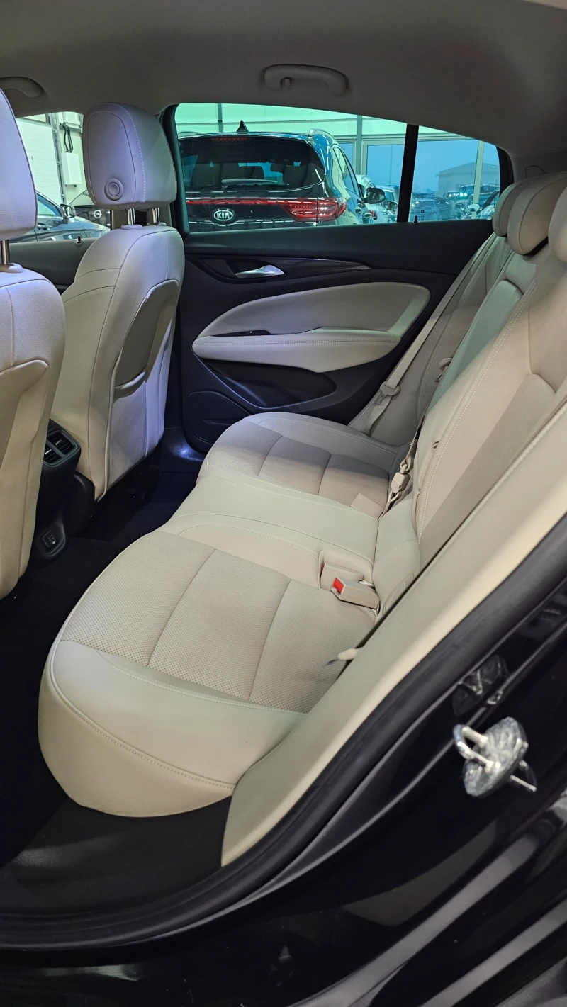 Opel Insignia 2.0 Turbo D 4x4, 209ps/Masage/EXCLUSIVE/HUD/FULL, снимка 15 - Автомобили и джипове - 51978964