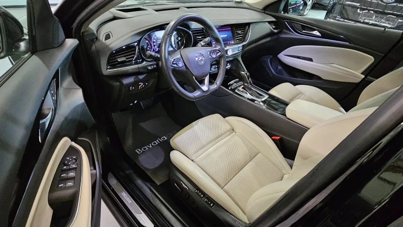 Opel Insignia 2.0 Turbo D 4x4, 209ps/Masage/EXCLUSIVE/HUD/FULL, снимка 10 - Автомобили и джипове - 51978964