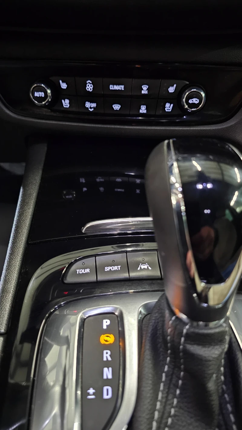 Opel Insignia 2.0 Turbo D 4x4, 209ps/Masage/EXCLUSIVE/HUD/FULL, снимка 13 - Автомобили и джипове - 51978964