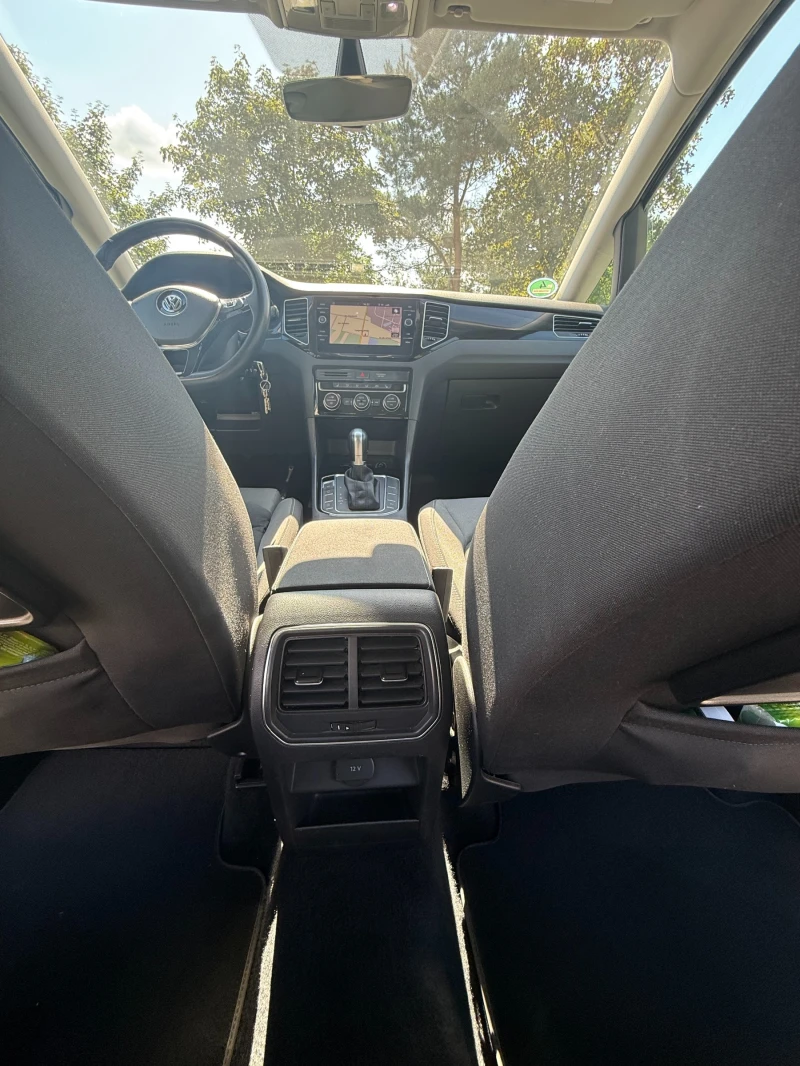 VW Sportsvan 1.5 TSI Highline 7DSG Massage, снимка 15 - Автомобили и джипове - 52261551