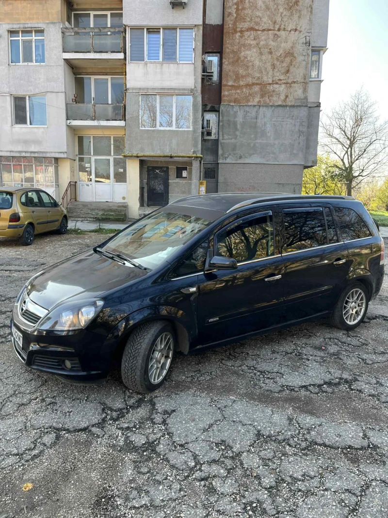 Opel Zafira 1.9 CDTI, снимка 8 - Автомобили и джипове - 52338101