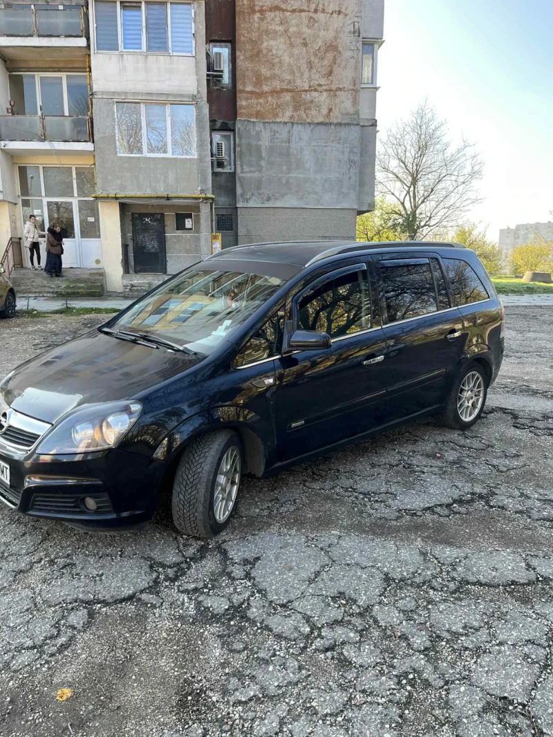 Opel Zafira 1.9 CDTI, снимка 2 - Автомобили и джипове - 52338101
