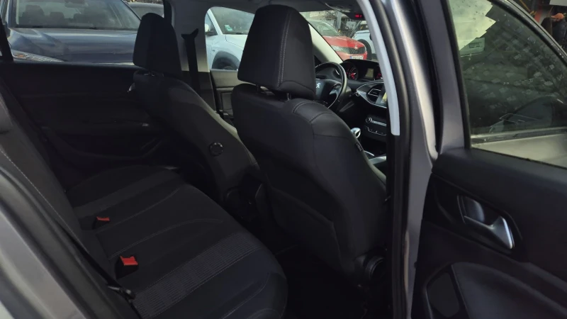 Peugeot 308 1.2 бензин, Нави, камера , снимка 9 - Автомобили и джипове - 52855636