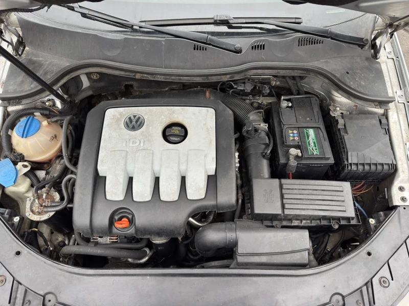 VW Passat 2.0 TDI, снимка 9 - Автомобили и джипове - 53237523