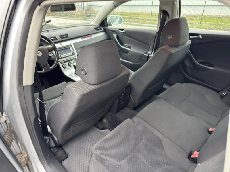 VW Passat 2.0 TDI, снимка 16 - Автомобили и джипове - 53237523