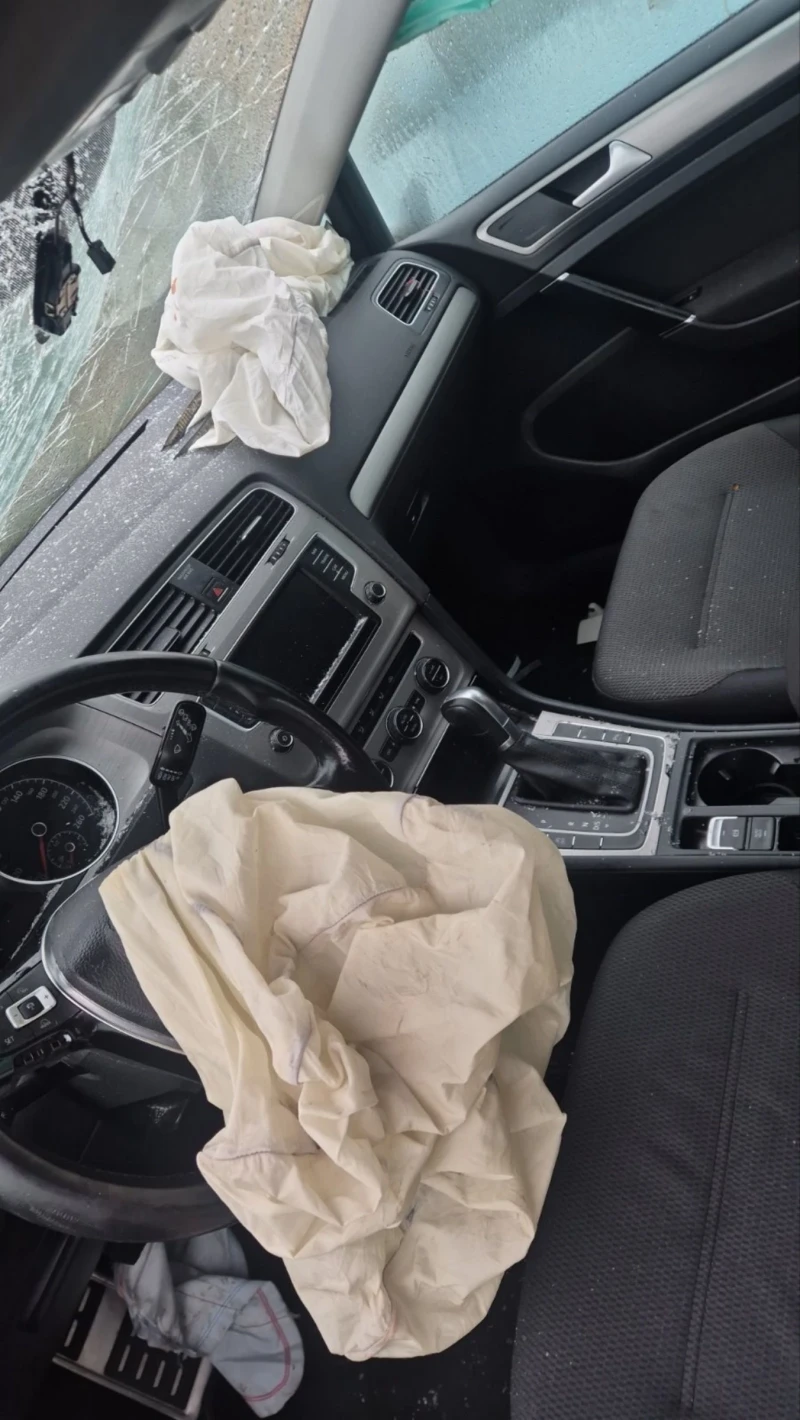 VW Golf 1.6 d avtomat , снимка 5 - Автомобили и джипове - 53253837