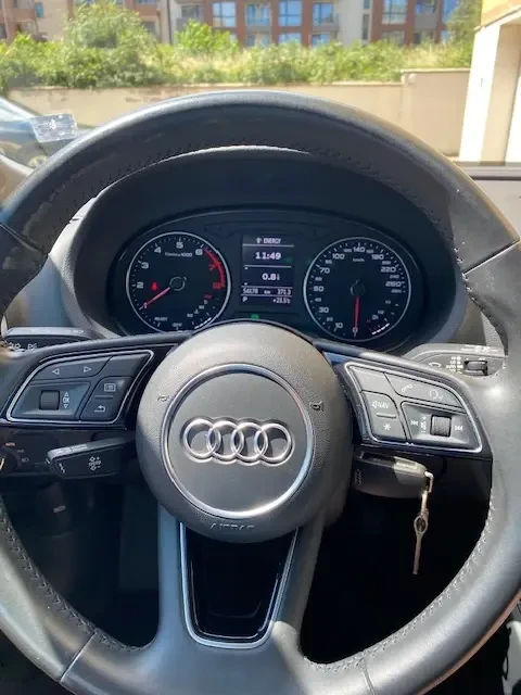 Audi A3 30 TFSI, снимка 8 - Автомобили и джипове - 48861183