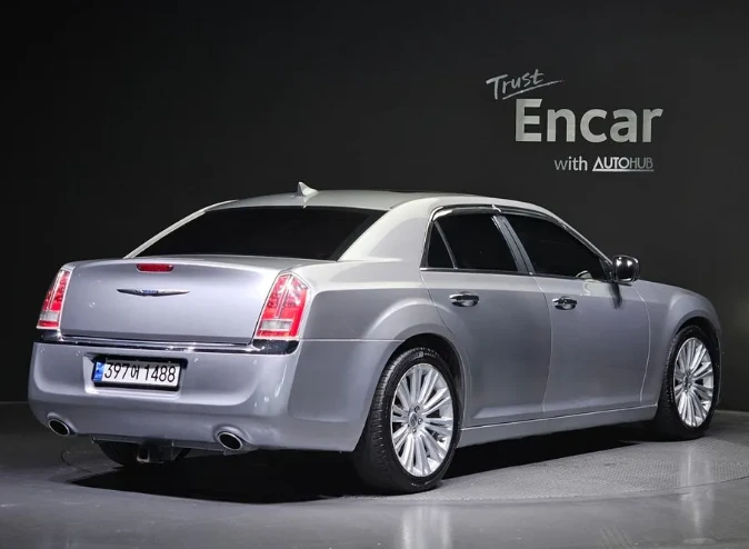 Chrysler 300c 3.0D - изображение 2