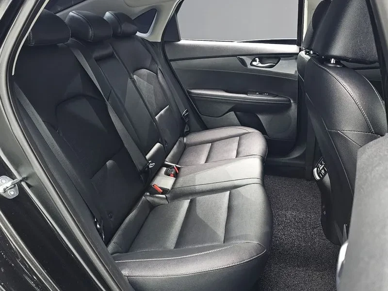 Kia K3 1.6 PRESTIGE, снимка 11 - Автомобили и джипове - 55559175