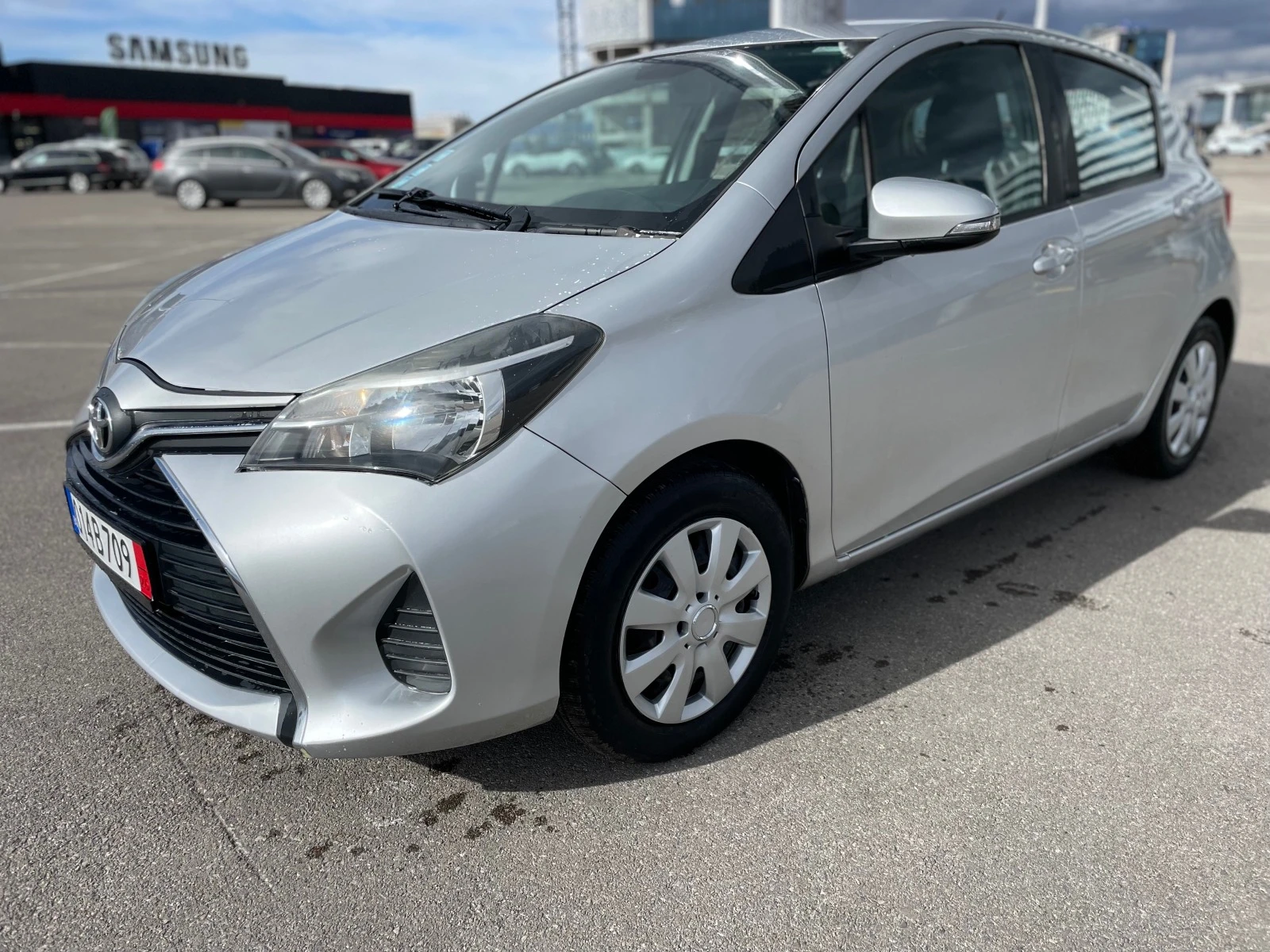 Toyota Yaris 1.33VVT-I-AUTOMATIK-NAVI-камера - изображение 2