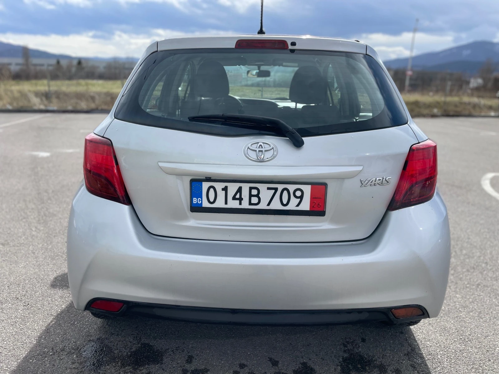 Toyota Yaris 1.33VVT-I-AUTOMATIK-NAVI-камера - изображение 5