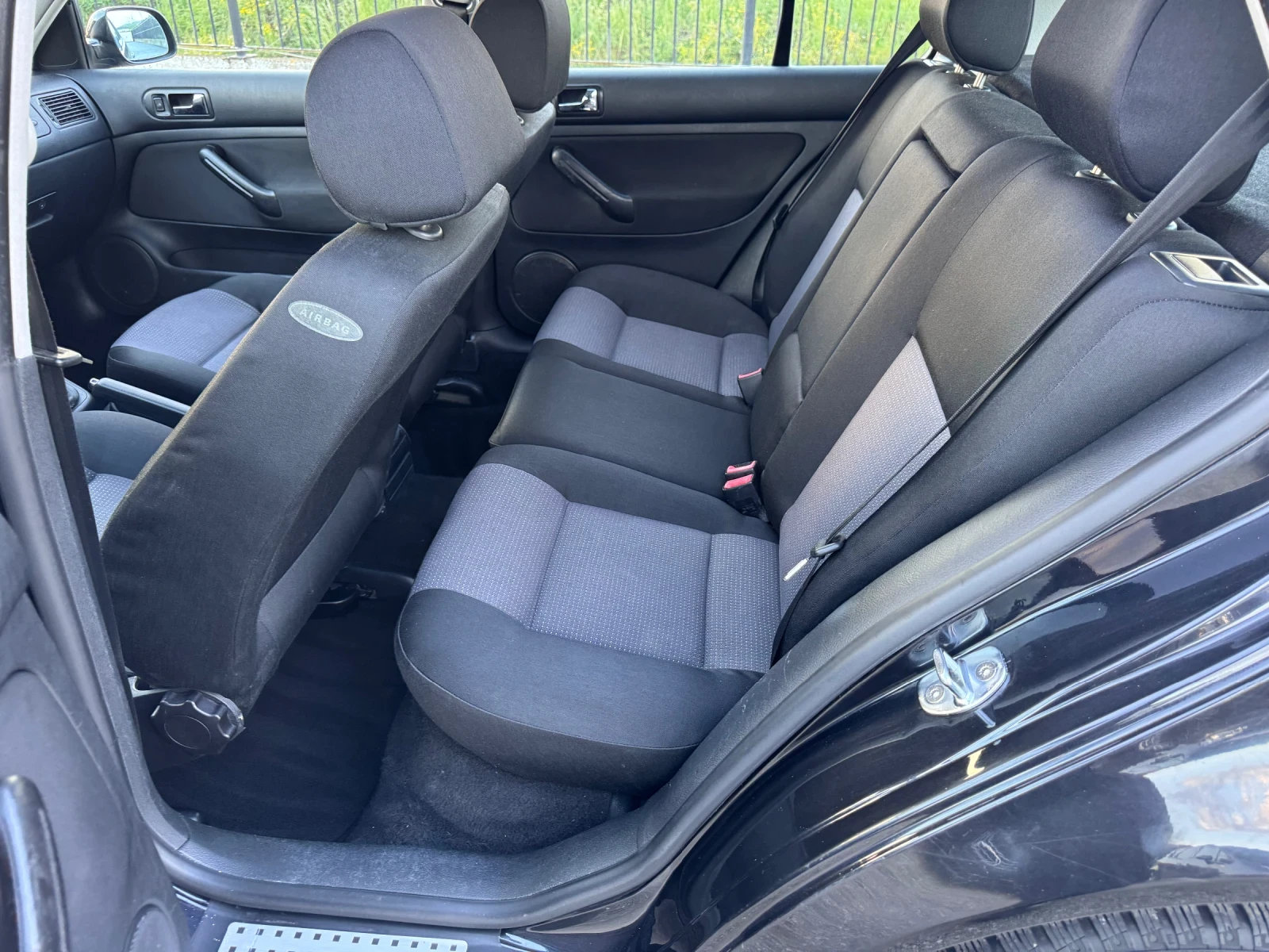 VW Golf 1.9 TDI Special Edition - изображение 7