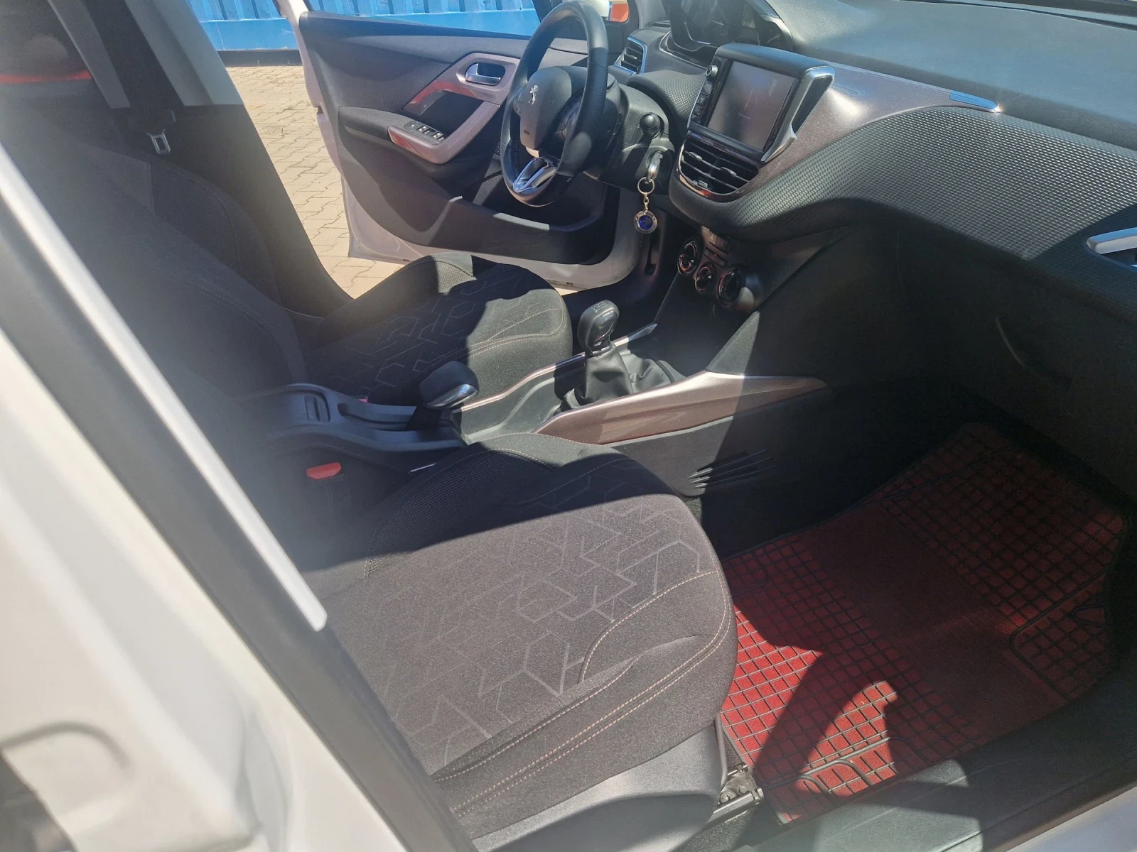 Peugeot 2008 1.2vti - изображение 8