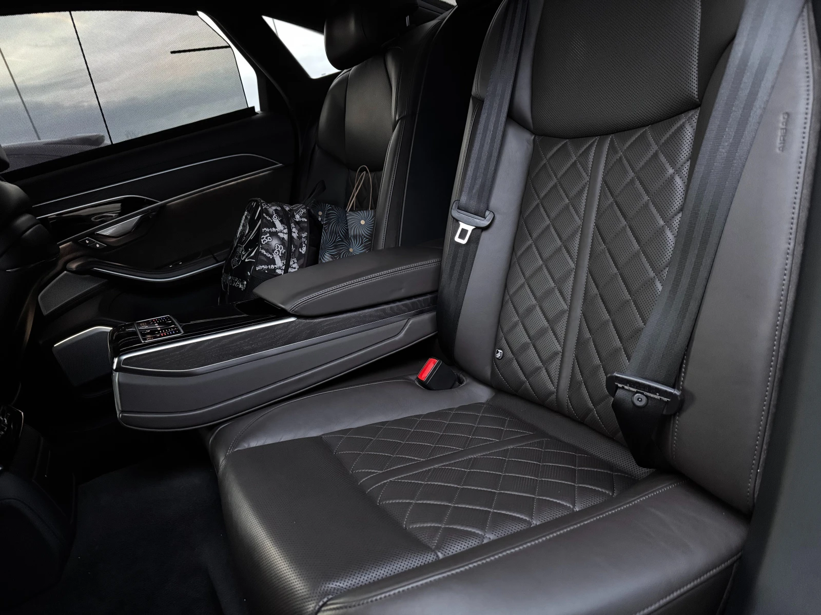 Audi A8 / Bang & Olufsen / ����� / HUD / 360 / | Mobile.bg � ����������� 13