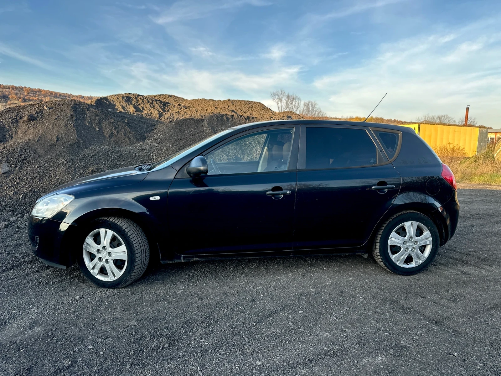 Kia Ceed 1.6crdi, снимка 5 - Автомобили и джипове - 54158508