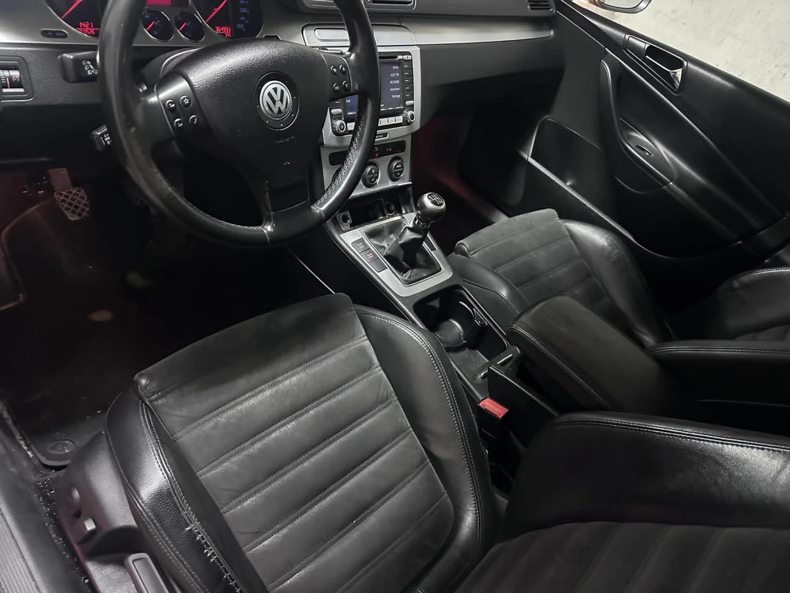VW Passat 2.0 TDI 4motion Highline, снимка 5 - Автомобили и джипове - 54506057