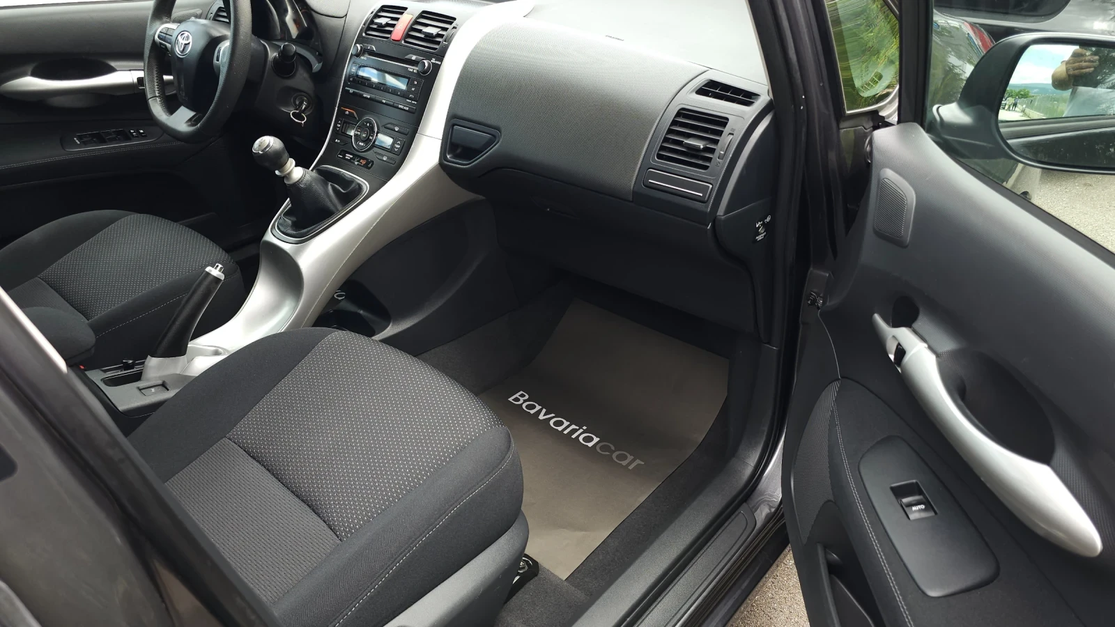 Toyota Auris 1.33 Edition* Klima* PDC* 97 051km.!!! Euro 5* , снимка 13 - Автомобили и джипове - 54720909