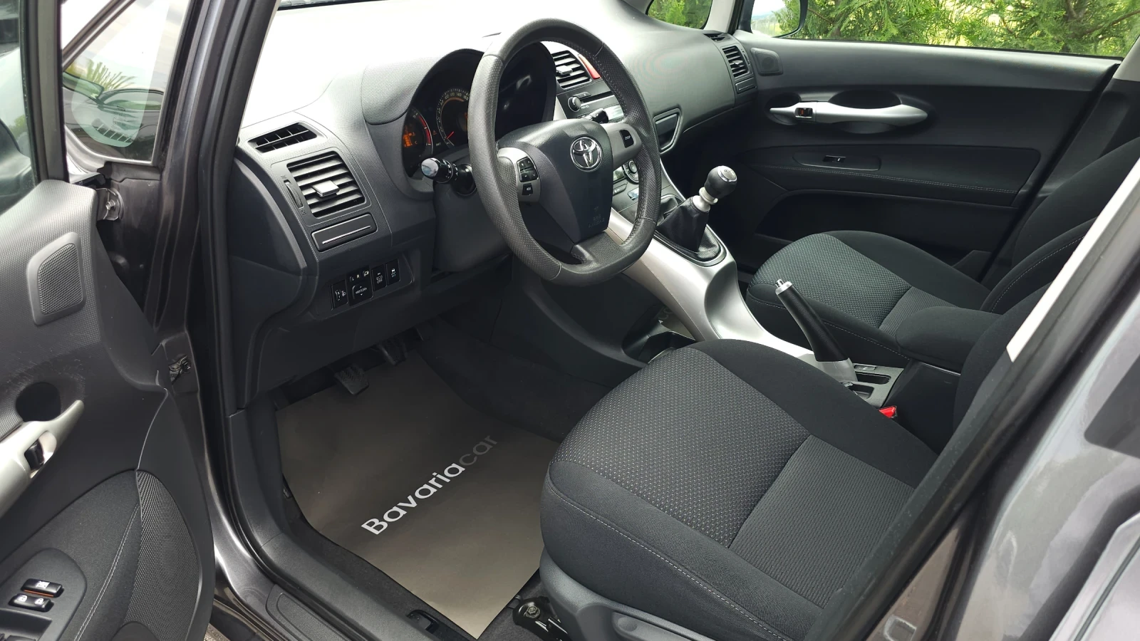 Toyota Auris 1.33 Edition* Klima* PDC* 97 051km.!!! Euro 5* , снимка 8 - Автомобили и джипове - 54720909