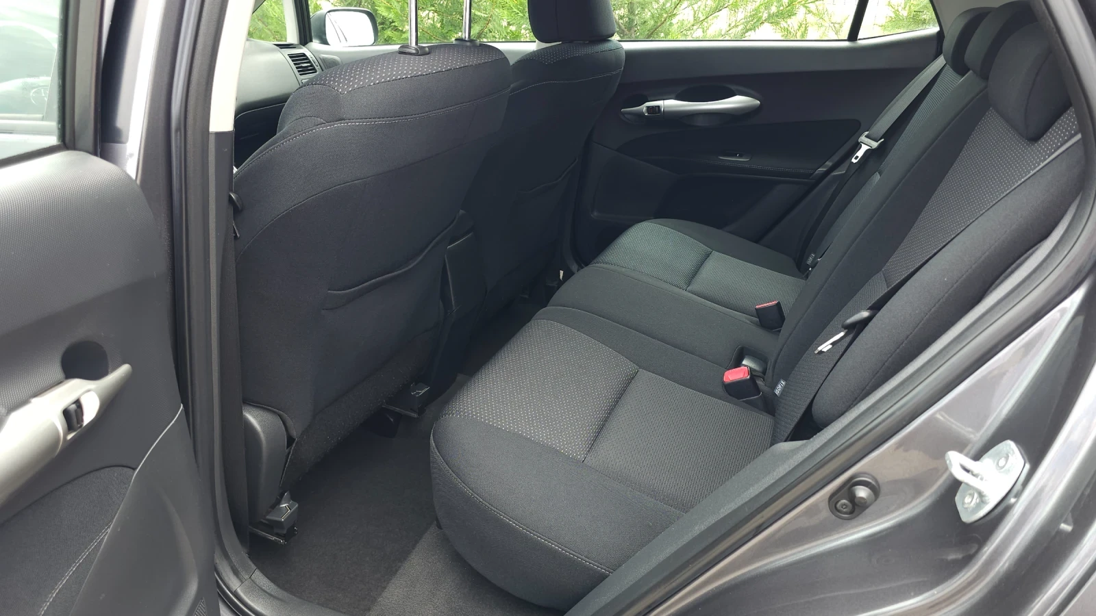 Toyota Auris 1.33 Edition* Klima* PDC* 97 051km.!!! Euro 5* , снимка 12 - Автомобили и джипове - 54720909