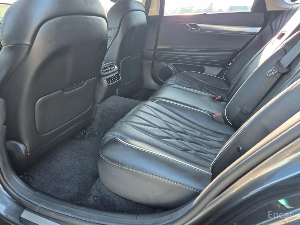 Genesis G80 3.5T AWD* DISTRONIC* ПОДГРЕВ* ОБДУХВАНЕ* , снимка 13 - Автомобили и джипове - 54878729