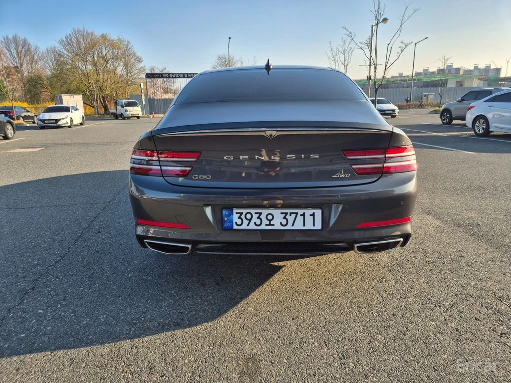 Genesis G80 3.5T AWD* DISTRONIC* ПОДГРЕВ* ОБДУХВАНЕ* , снимка 3 - Автомобили и джипове - 54878729
