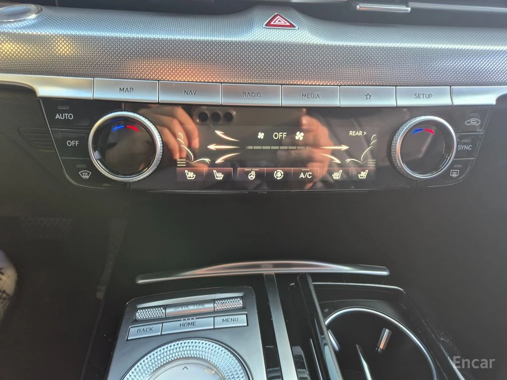 Genesis G80 3.5T AWD* DISTRONIC* ПОДГРЕВ* ОБДУХВАНЕ* , снимка 12 - Автомобили и джипове - 54878729