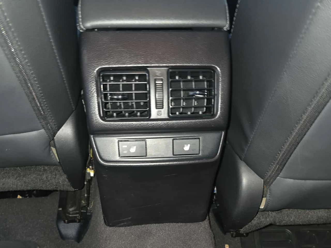 Subaru Outback * Limited * 2 КЛЮЧА * ПАНО * ПОДГРЕВИ * CARFAX, снимка 10 - Автомобили и джипове - 55044980