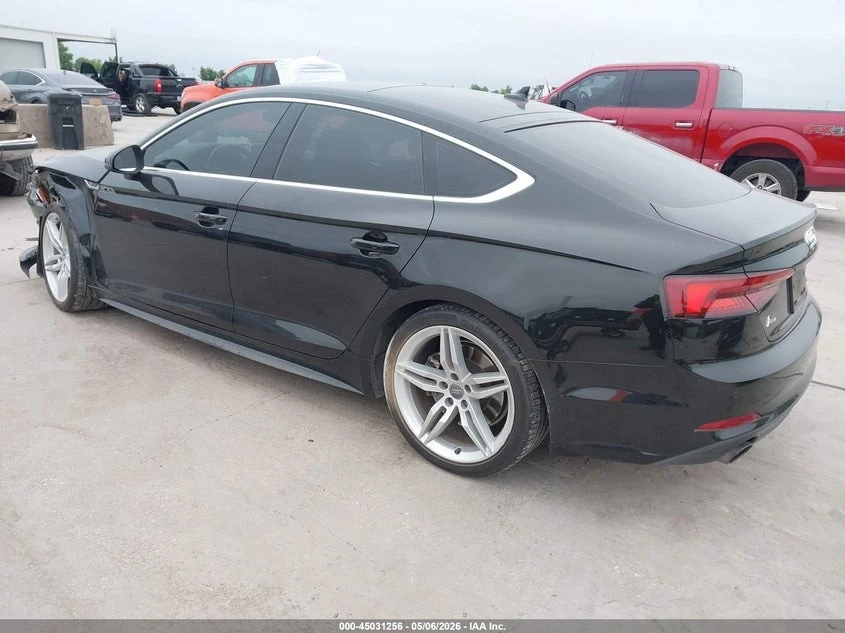 Audi A5 2.0T PREMIUM* КЛИП НА МОТОРА, снимка 3 - Автомобили и джипове - 55067595