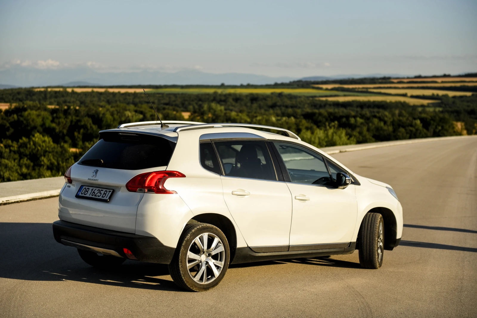 Peugeot 2008, снимка 7 - Автомобили и джипове - 55348132