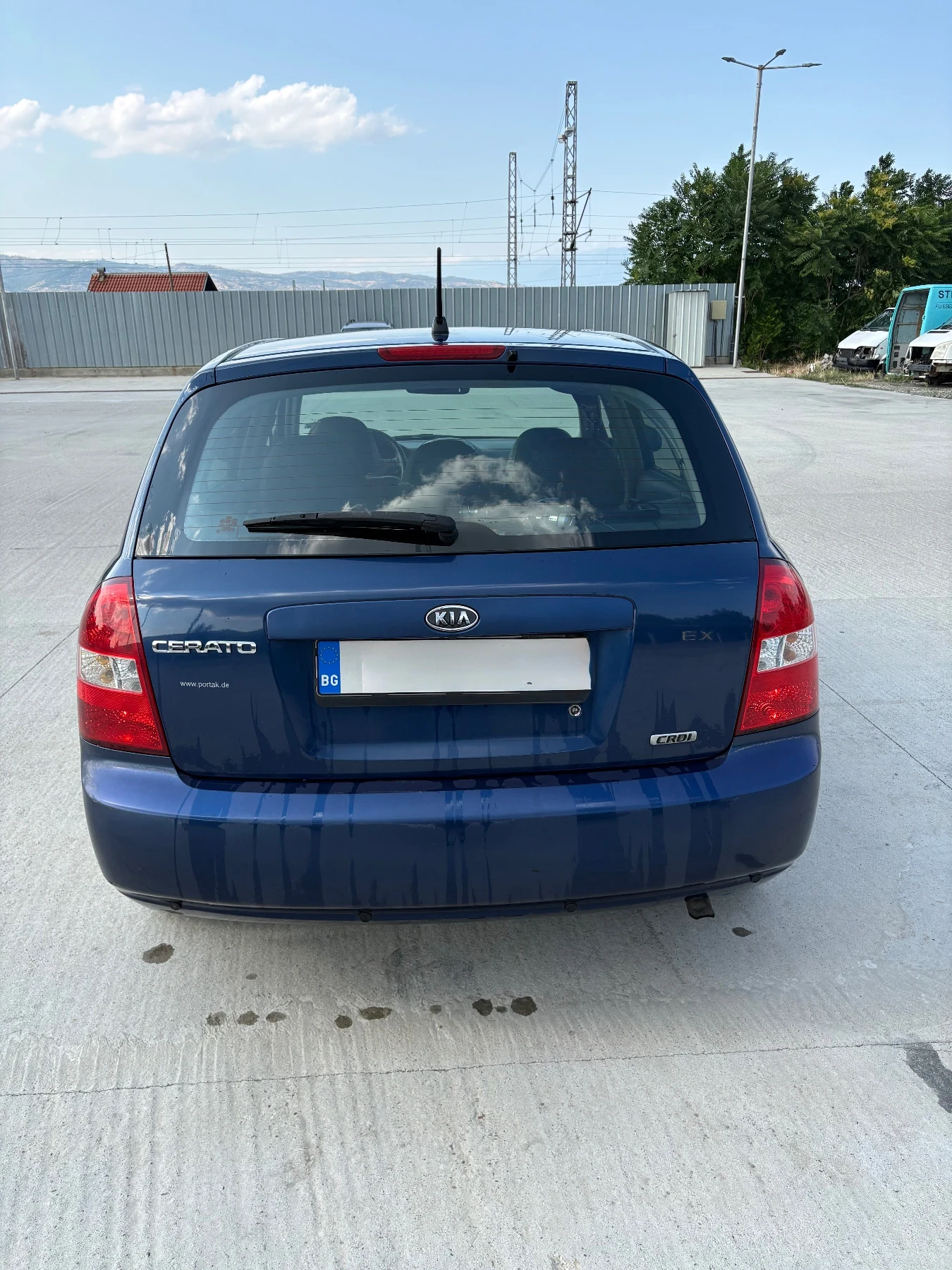 Kia Cerato 2.0 CRDI, снимка 5 - Автомобили и джипове - 55381952