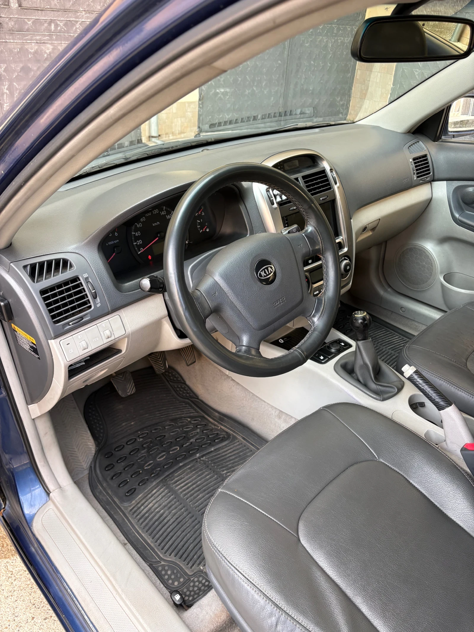 Kia Cerato 2.0 CRDI, снимка 8 - Автомобили и джипове - 55381952