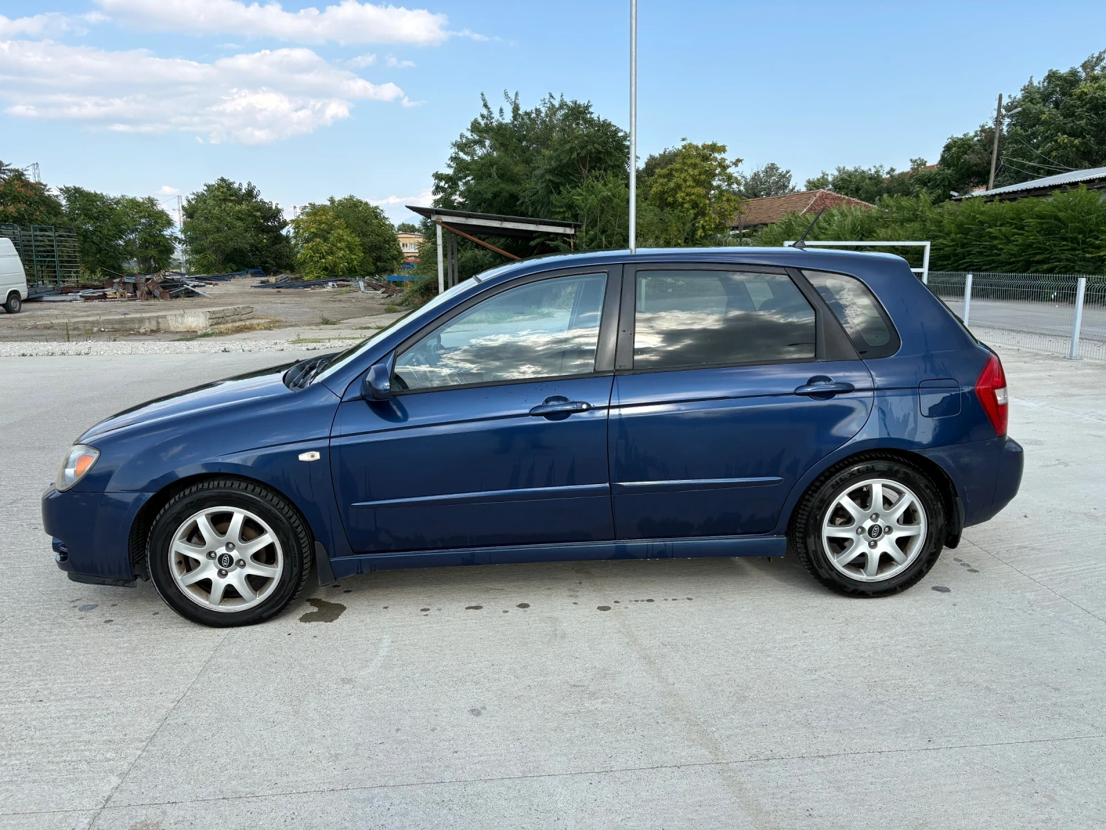 Kia Cerato 2.0 CRDI, снимка 3 - Автомобили и джипове - 55381952