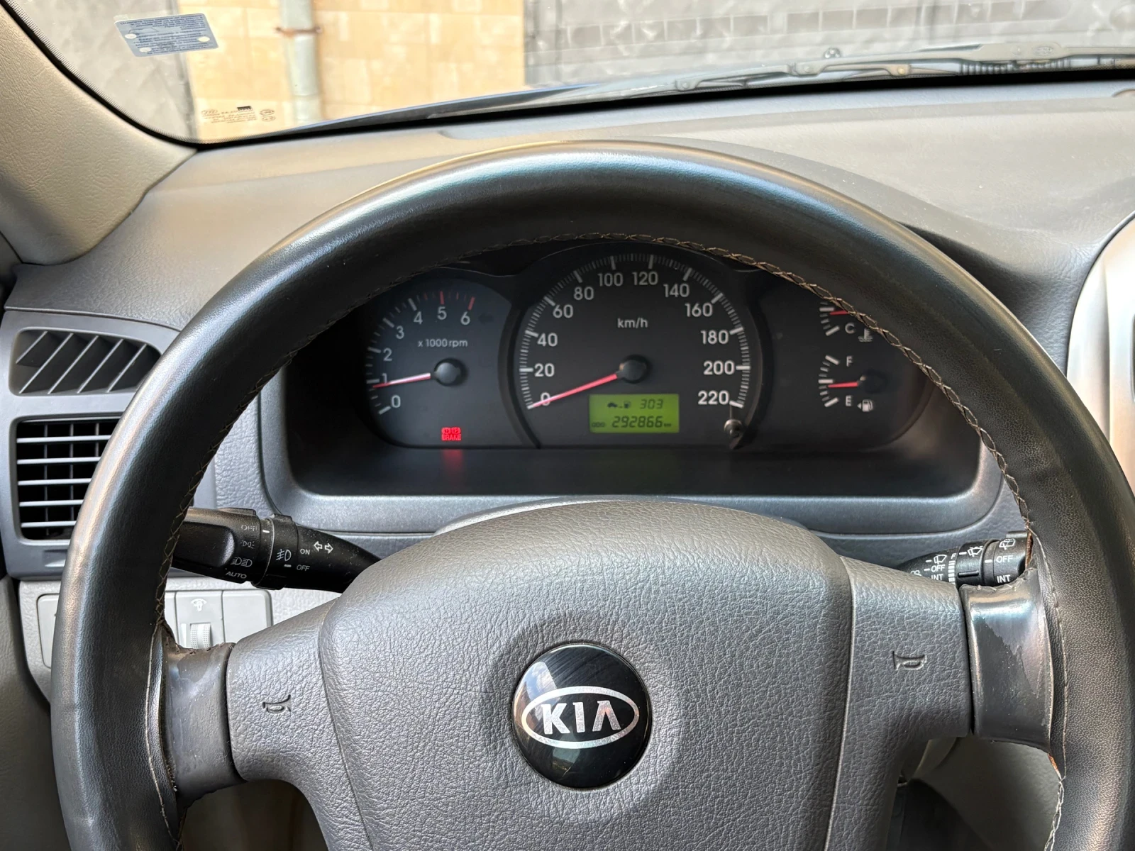 Kia Cerato 2.0 CRDI, снимка 13 - Автомобили и джипове - 55381952