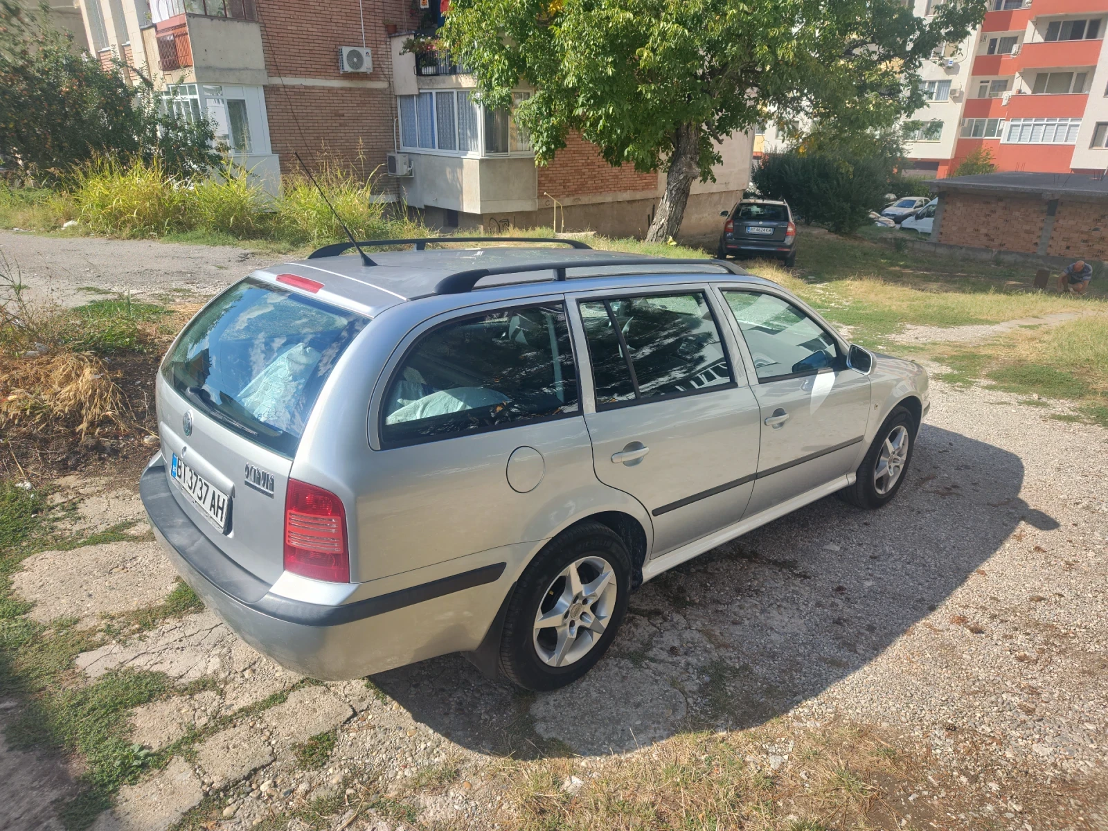 Skoda Octavia 1.6i, снимка 5 - Автомобили и джипове - 56073453