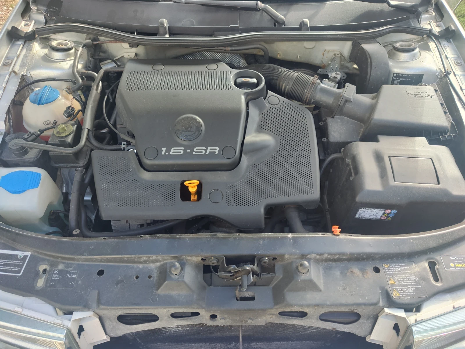 Skoda Octavia 1.6i, снимка 13 - Автомобили и джипове - 56073453