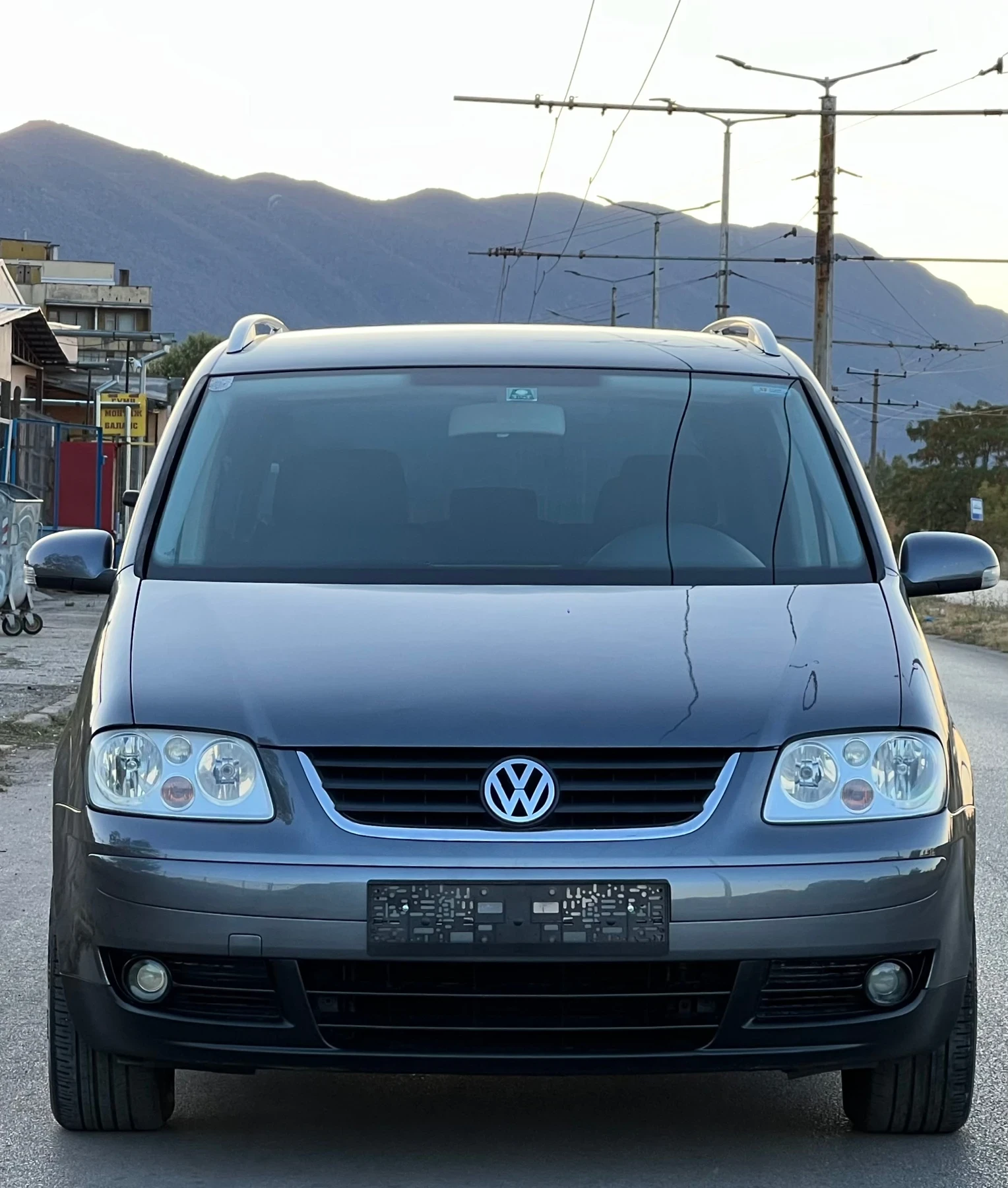 VW Touran 1.9TDI 105kc.* 6-СКОРОСТИ* 6+ 1 МЕСТА* , снимка 2 - Автомобили и джипове - 56121179