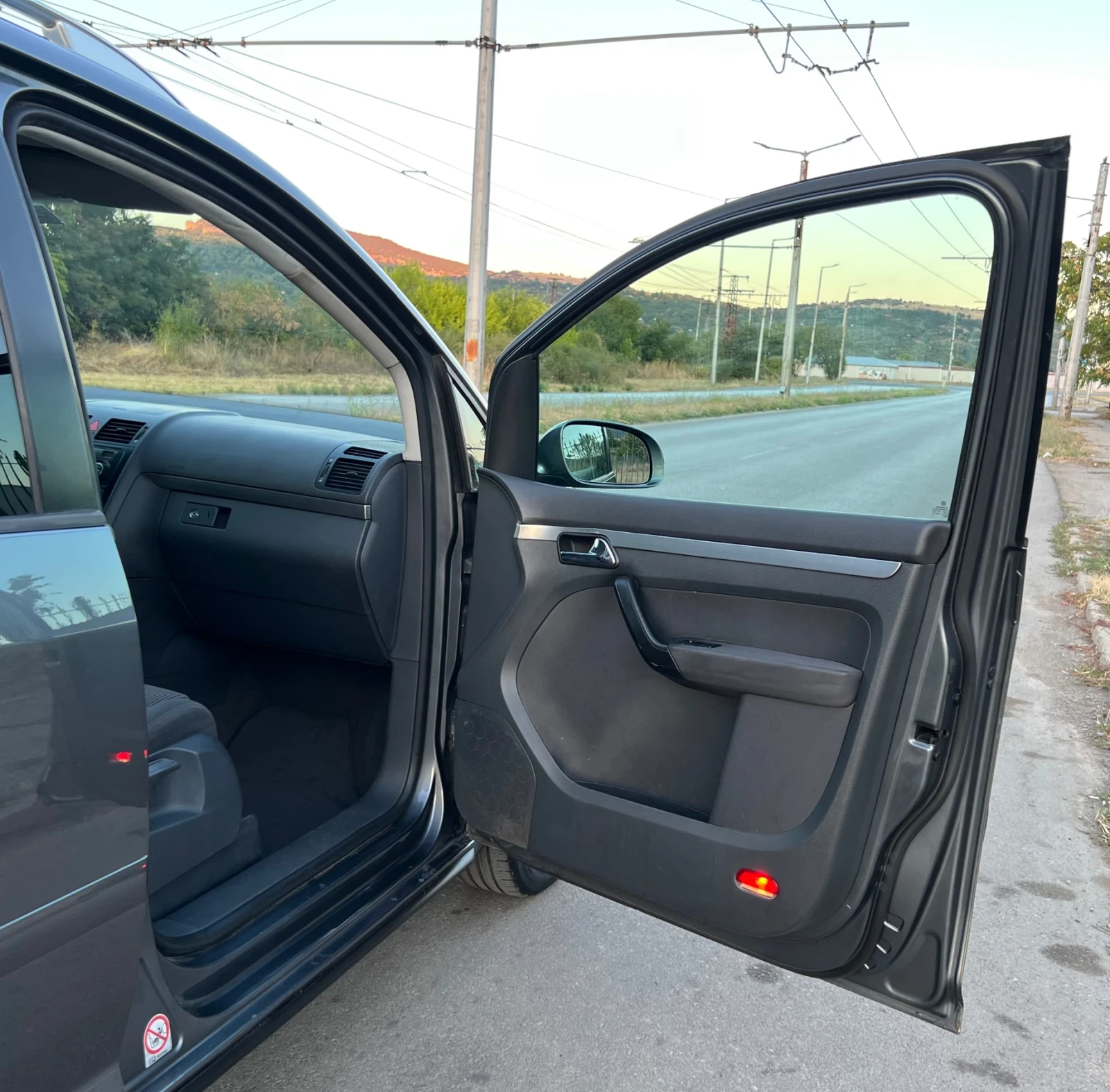 VW Touran 1.9TDI 105kc.* 6-СКОРОСТИ* 6+ 1 МЕСТА* , снимка 11 - Автомобили и джипове - 56121179